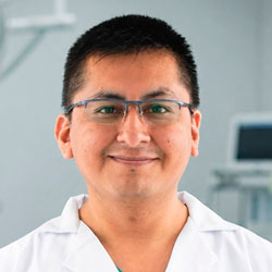 Dr. CARLOS ALBERTO CARCAUSTO HUAMANÍ