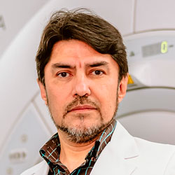 Dr. Iván Quirós Bazán